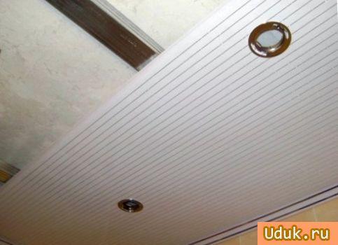 Подвесной потолок в ванной с подсветкой