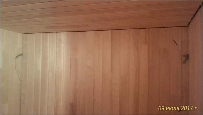 Деревянная стена — примеры использования в доме и квартире
